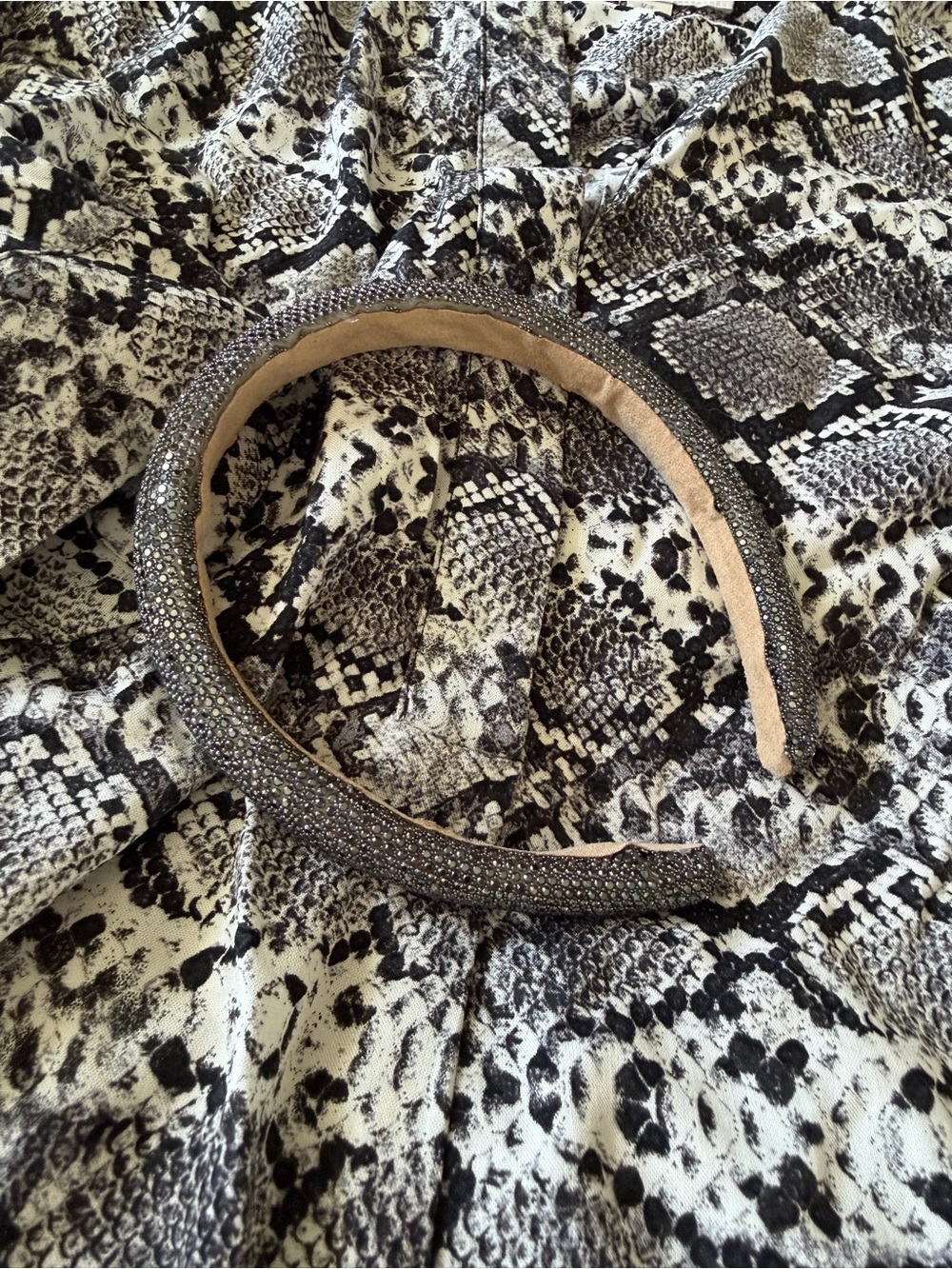 Black and white snake patterned shirtail dress ..